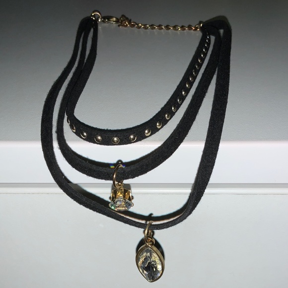 NEW! Three-Layered Stud Pendant Choker - Picture 2 of 10